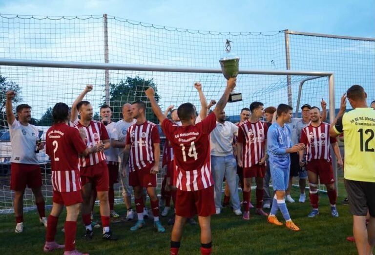 Die SG Nieder-Mockstadt/Stammheim feiert den Gewinn des Florstädter Stadtpokals 2026